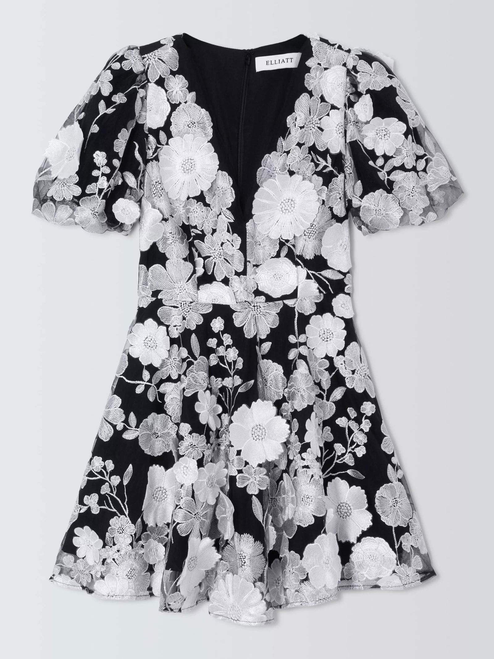 elliatt selene short-sleeve v-neck 3d floral lace mini dress Elliatt Selene Short-Sleeve V-Neck 3D Floral Lace Mini Dress