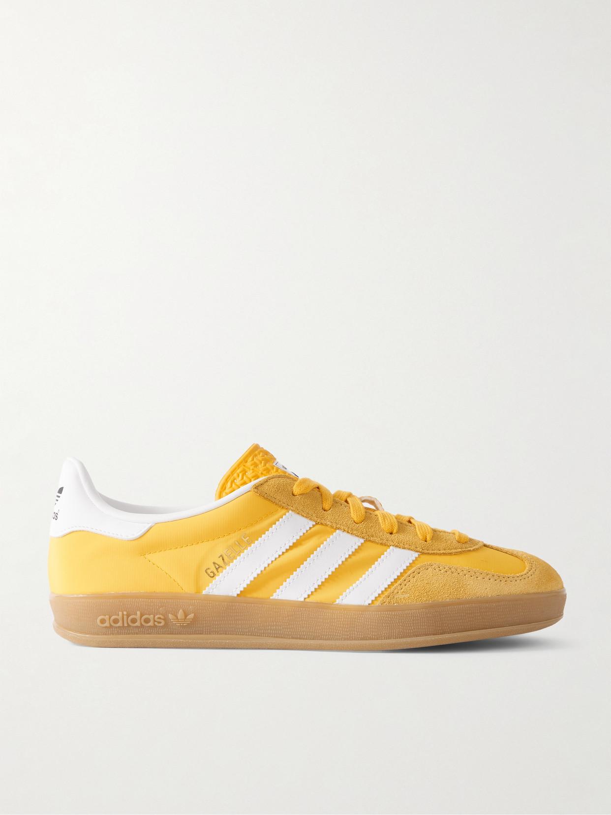 adidas gazelle silver green womens adidas Originals Gazelle x Manchester United - Utility Black/Preloved Yellow/Gum  4