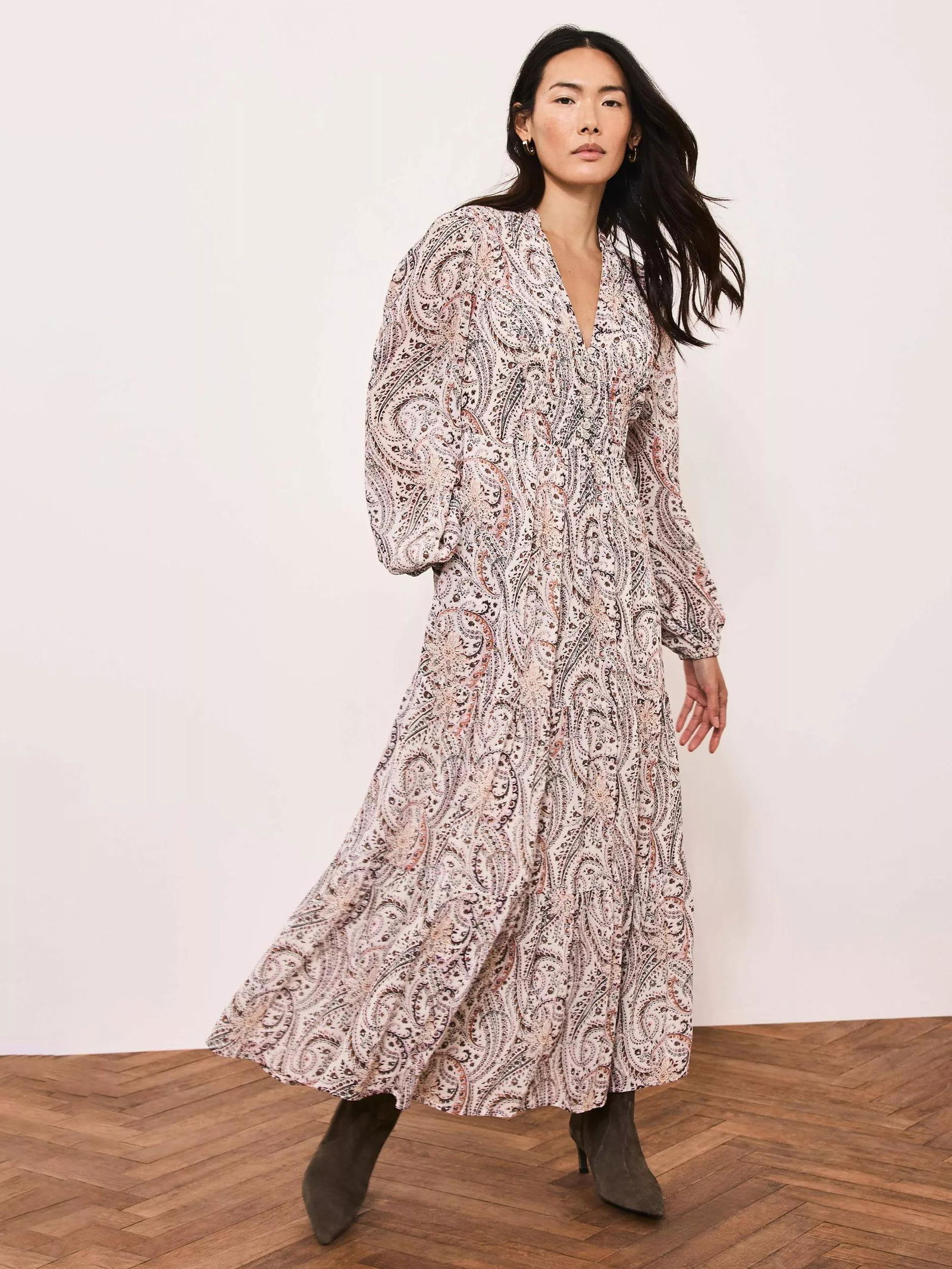 high low bridesmaid dress Asymmetrical A-Line V Neck Mother of the Bride Pink Paisley Halter Maxi MDS_2026 Color:Navy/Rose Gold Make sure you order