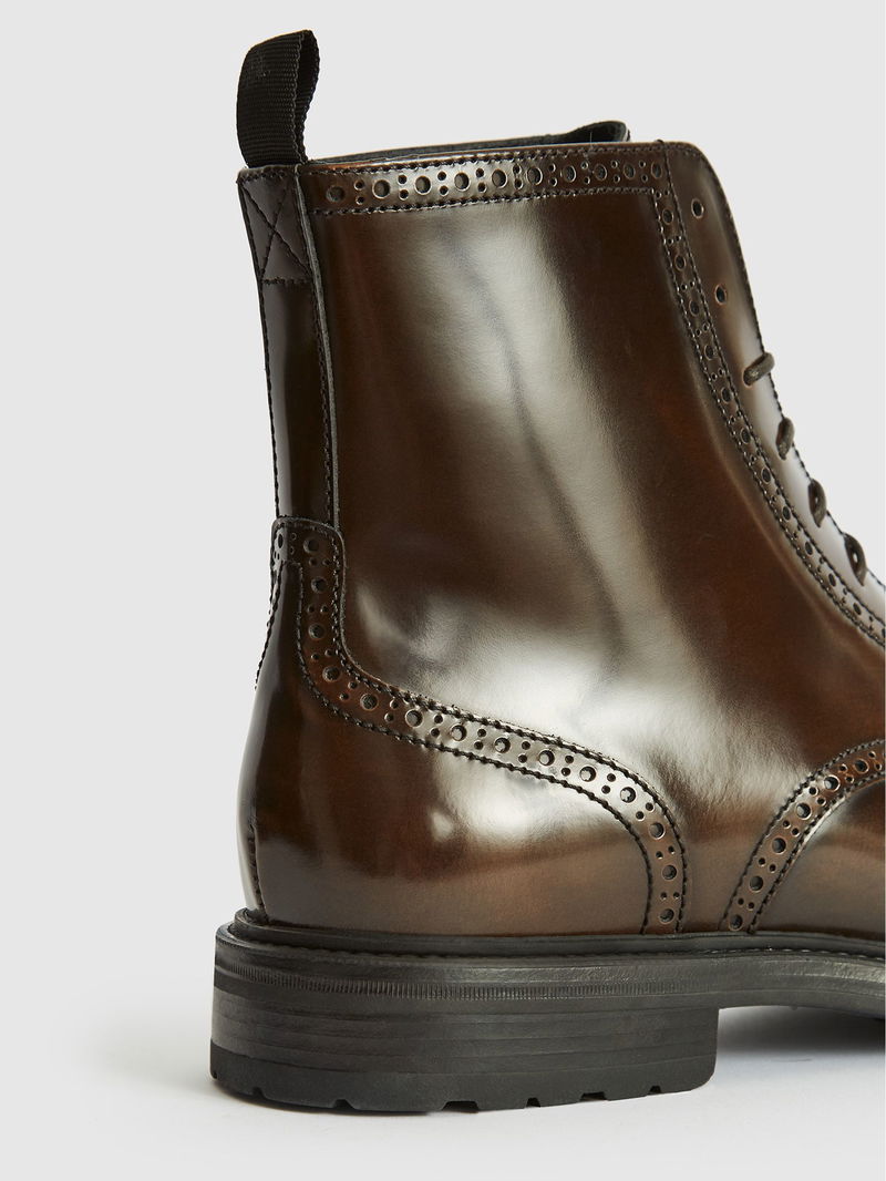 REISS Stepney Brogue Detail Boots | endource display picture 3