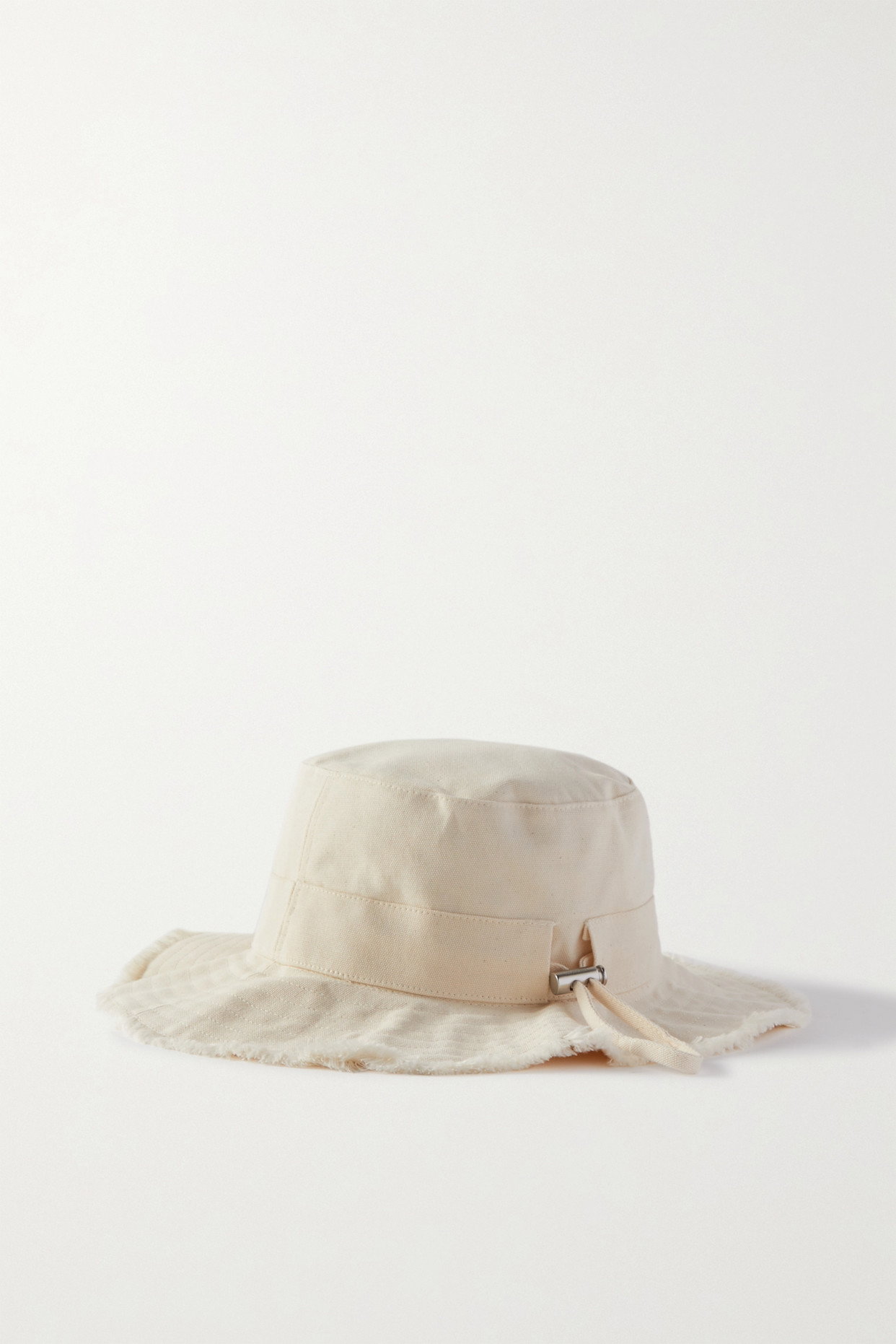Jacquemus Frayed-Edge Cream Bucket Hat Jacquemus // Cream Le Bob Artichaut Bucket Hat – VSP Consignment main image 4