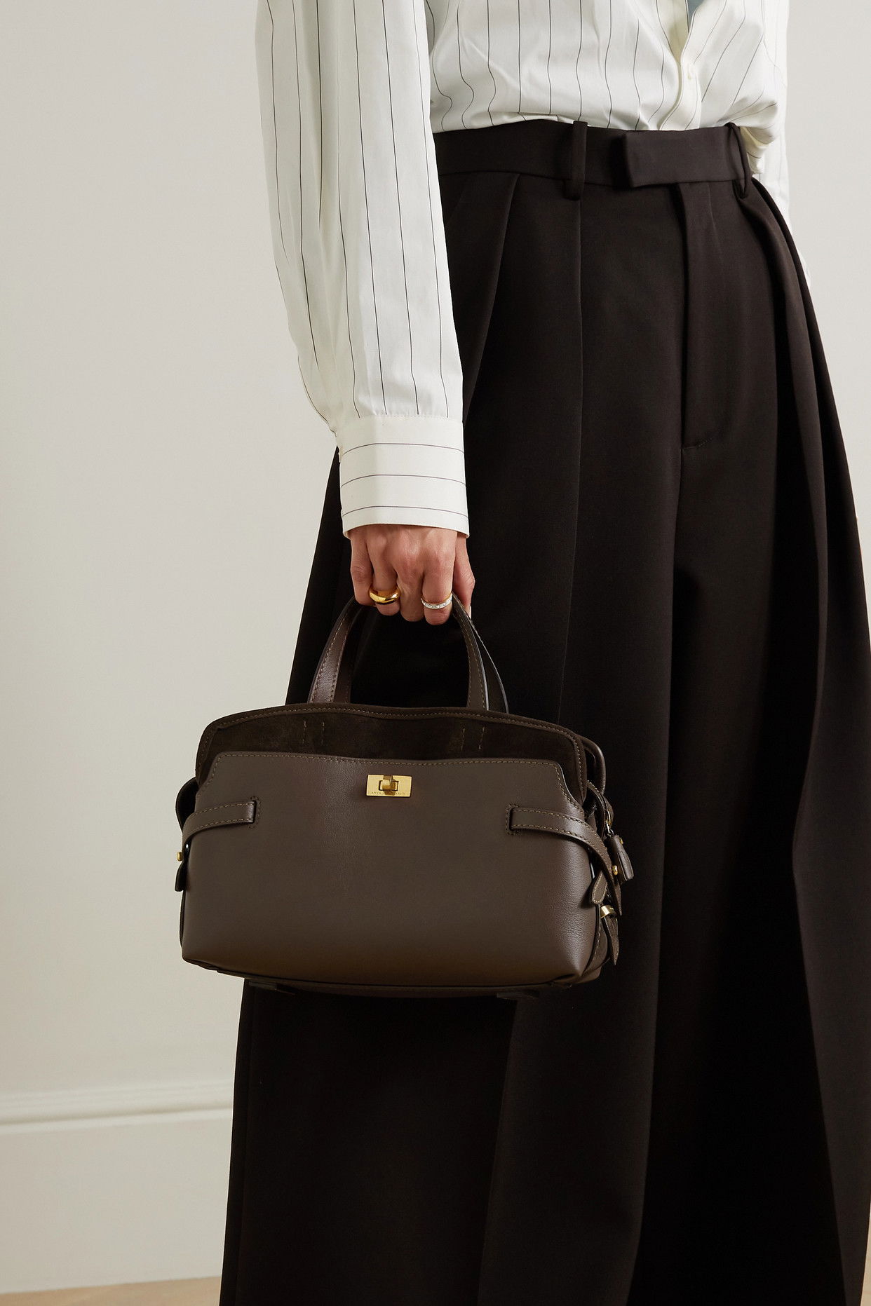 anya-hindmarch-wilson-shoulder 