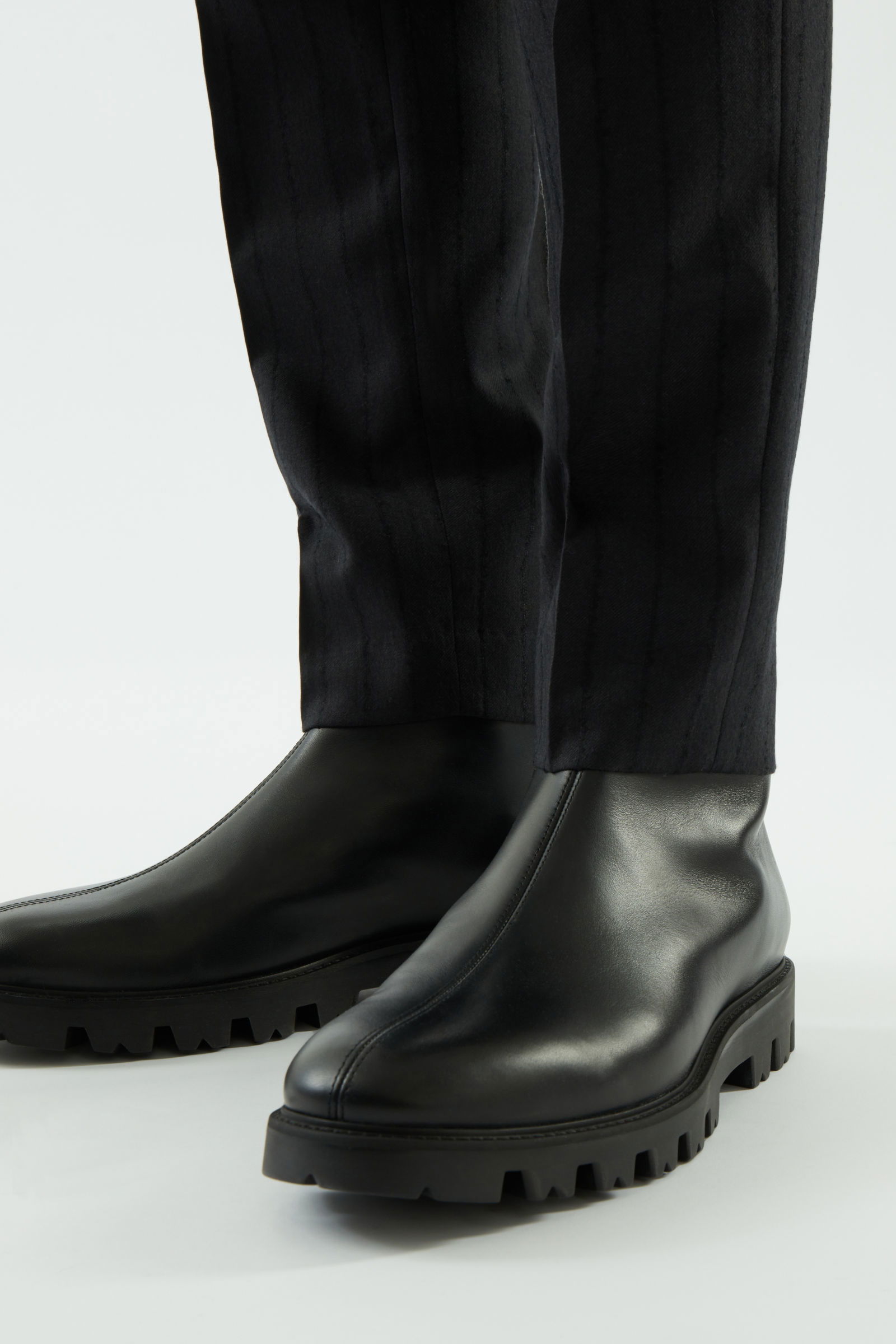 COS Black Leather Modern Chunky Sole Boots Front Zipper Mens  display picture 1
